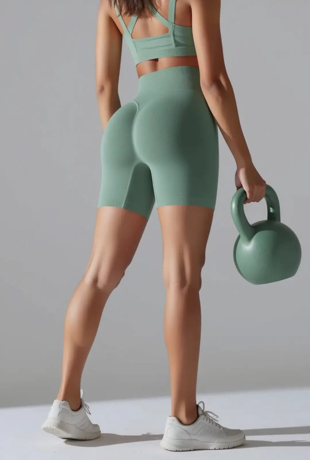 Hold the vision - Short sculptant V-Shape - Jade