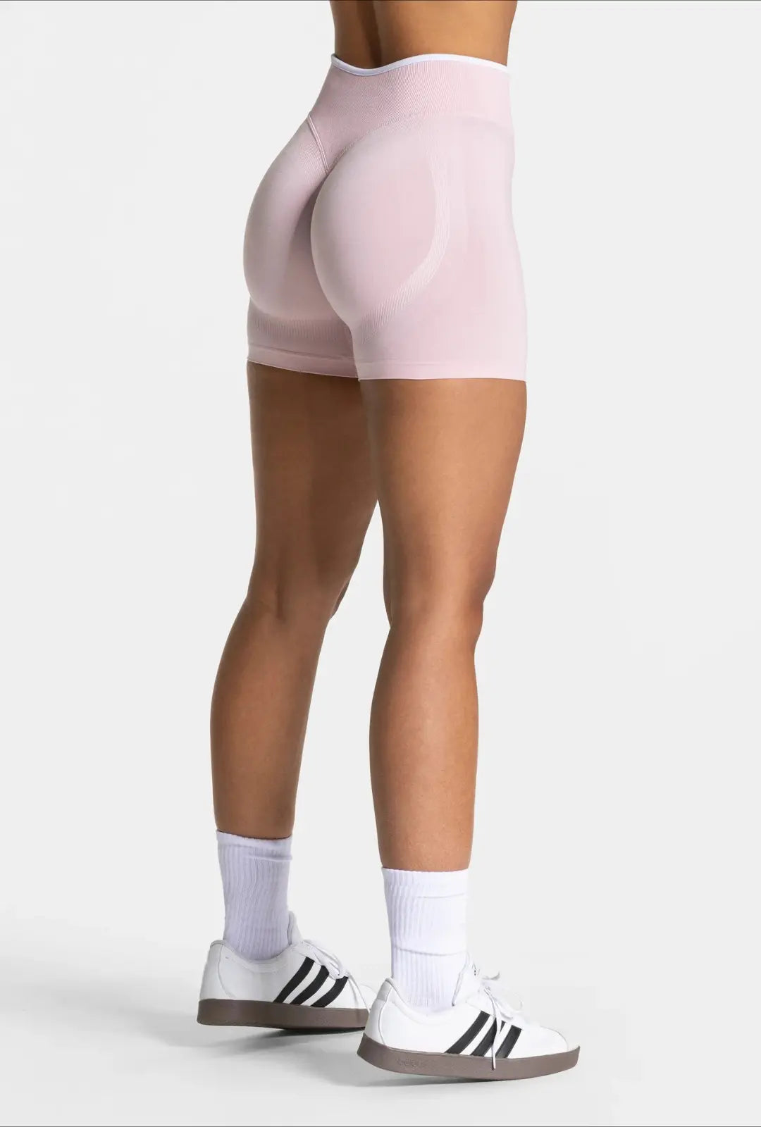 short sport femme rose clair